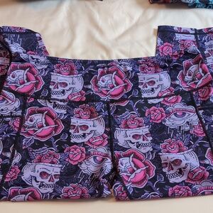 CVG - Constantly Varied Gear Skull & Roses Capri Leggings